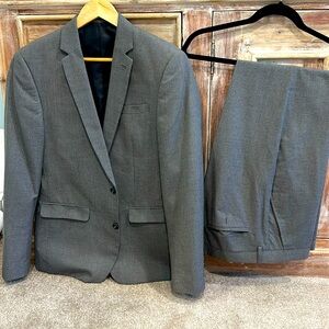 Men’s Asos Houndstooth suit. Size 40R